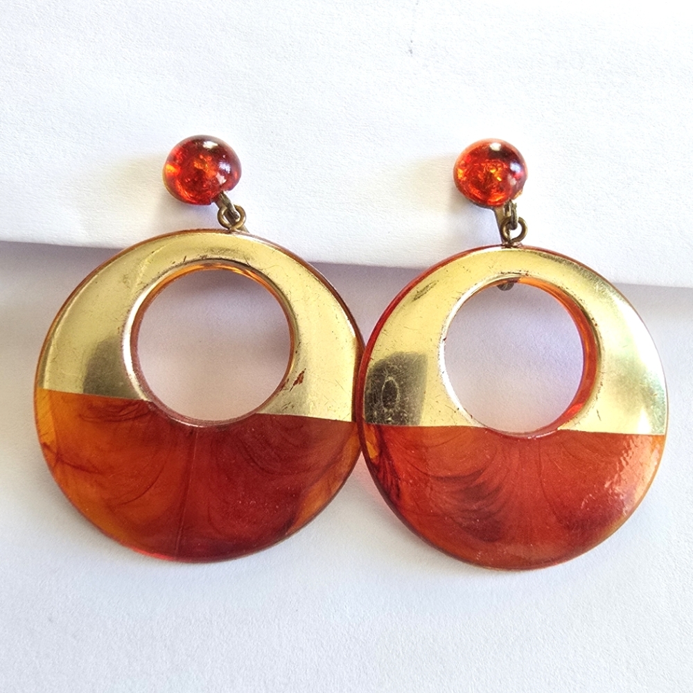 Vintage earrings orange brown circle gold tone clip on clipon retro mod plastic